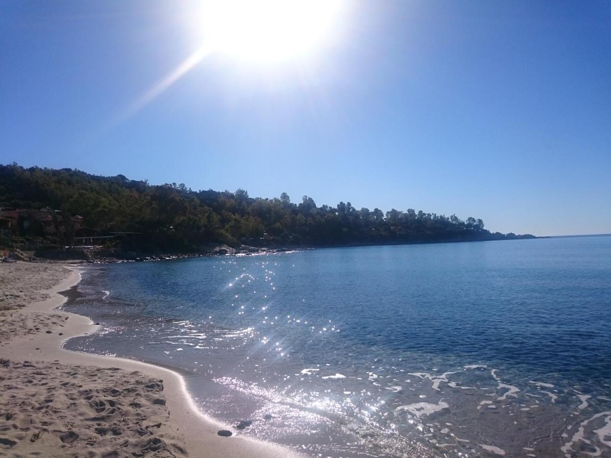 Un Po Di Relax A Pochi Passi Dal Mare! Apartman Àrbatax Kültér fotó